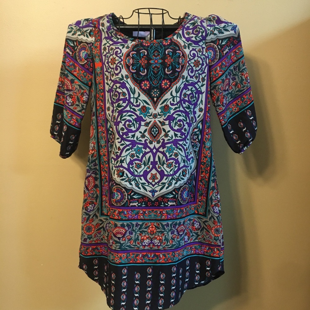 Alya Floral Pattern Shift Dress